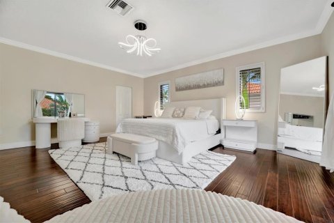 Casa en venta en Miami, Florida, 5 dormitorios, 319.49 m2 № 1339354 - foto 16