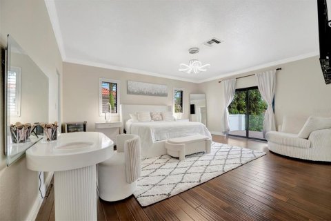 Villa ou maison à vendre à Miami, Floride: 5 chambres, 319.49 m2 № 1339354 - photo 14