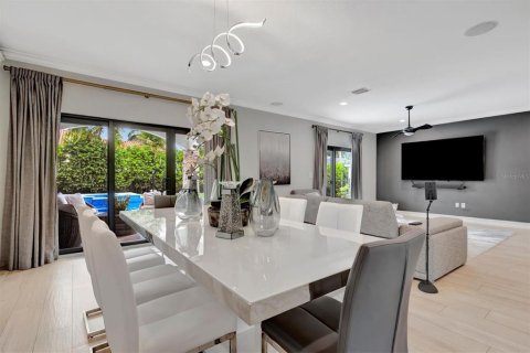 Villa ou maison à vendre à Miami, Floride: 5 chambres, 319.49 m2 № 1339354 - photo 29