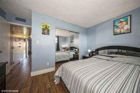 Condo in Tampa, Florida, 1 bedroom  № 1406897 - photo 14