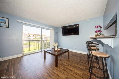 Condominio en venta en Tampa, Florida, 1 dormitorio, 54.44 m2 № 1406897 - foto 4