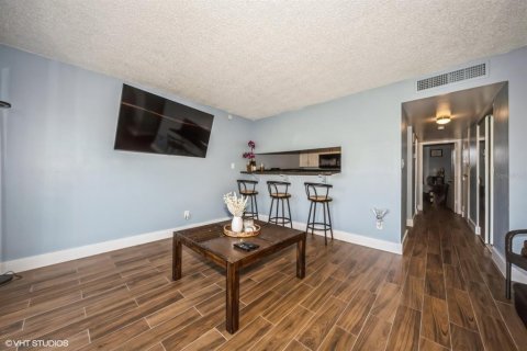 Condo in Tampa, Florida, 1 bedroom  № 1406897 - photo 5