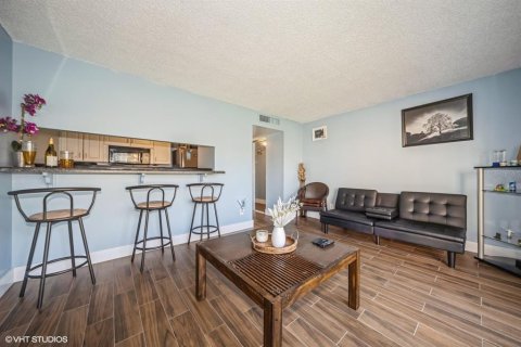 Condo in Tampa, Florida, 1 bedroom  № 1406897 - photo 6