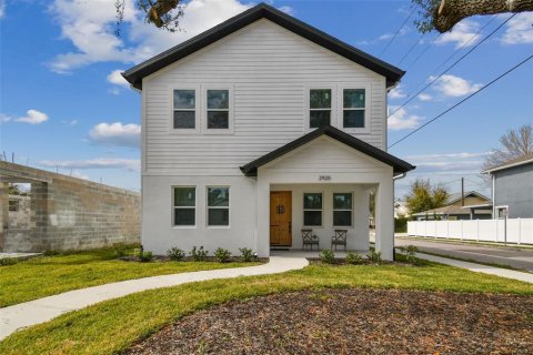 Villa ou maison à vendre à Tampa, Floride: 5 chambres, 269.42 m2 № 1407519 - photo 1