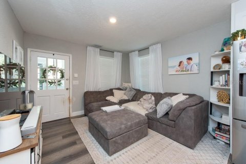 Casa en venta en Tampa, Florida, 3 dormitorios, 78.6 m2 № 1409773 - foto 5