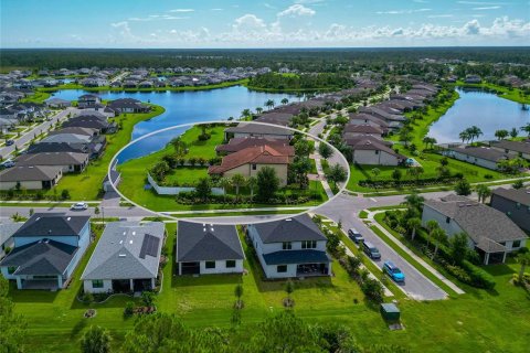 Villa ou maison à vendre à North Port, Floride: 5 chambres, 265.42 m2 № 1280019 - photo 3