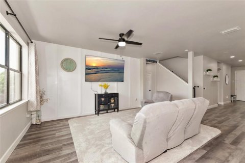 Casa en venta en North Port, Florida, 5 dormitorios, 265.42 m2 № 1280019 - foto 8