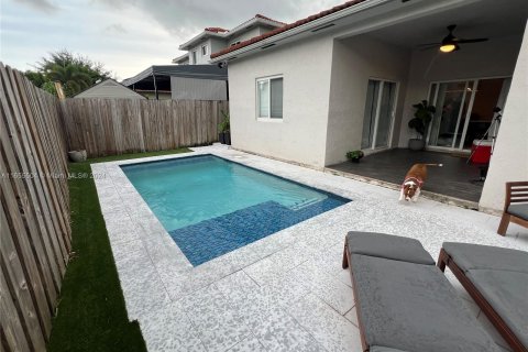 House in Miami, Florida 3 bedrooms, 159.98 sq.m. № 1354529 - photo 27