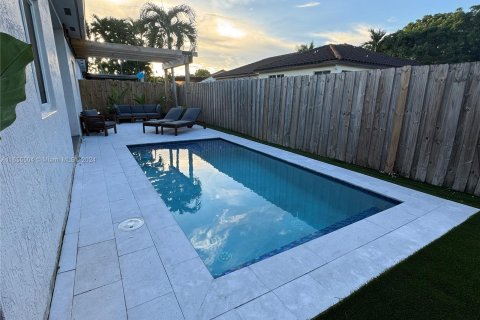 Casa en venta en Miami, Florida, 3 dormitorios, 159.98 m2 № 1354529 - foto 4