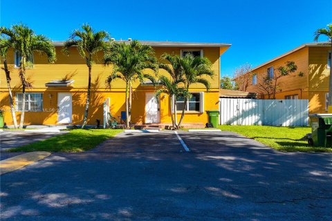 Condominio en venta en Homestead, Florida, 2 dormitorios, 100.71 m2 № 997676 - foto 1