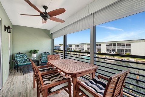 Condominio en venta en North Palm Beach, Florida, 2 dormitorios, 94.2 m2 № 1007539 - foto 19