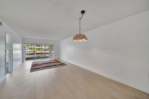 Copropriété à vendre à Hallandale Beach, Floride: 2 chambres, 97.55 m2 № 1294855 - photo 18