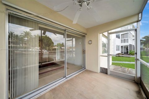 Copropriété à vendre à Hallandale Beach, Floride: 2 chambres, 97.55 m2 № 1294855 - photo 6