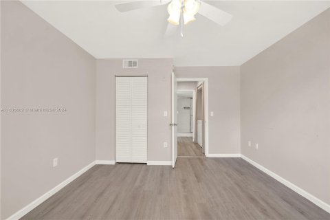 Condo in Miramar, Florida, 2 bedrooms  № 1309286 - photo 18