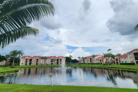 Condo in Miramar, Florida, 2 bedrooms  № 1309286 - photo 2