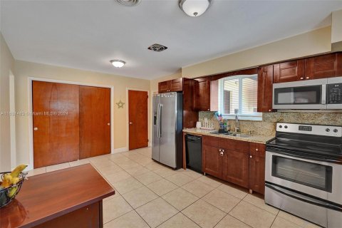 Casa en venta en Hollywood, Florida, 3 dormitorios, 182.74 m2 № 1309613 - foto 10