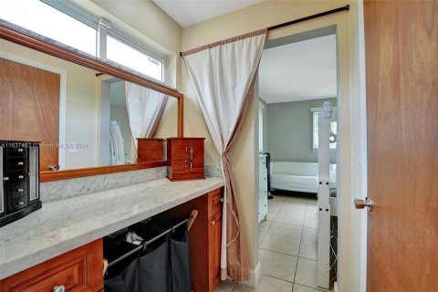 Casa en venta en Hollywood, Florida, 3 dormitorios, 182.74 m2 № 1309613 - foto 20