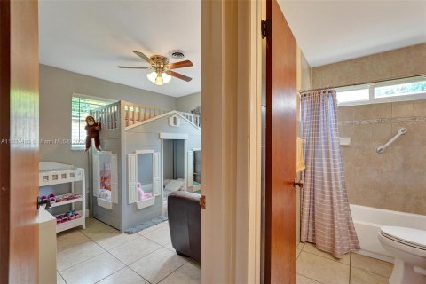 Casa en venta en Hollywood, Florida, 3 dormitorios, 182.74 m2 № 1309613 - foto 21