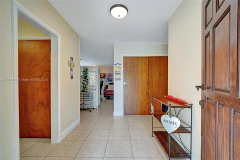 Casa en venta en Hollywood, Florida, 3 dormitorios, 182.74 m2 № 1309613 - foto 28