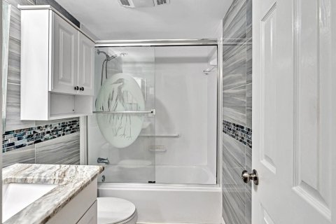 Copropriété à vendre à Pompano Beach, Floride: 1 chambre, 69.68 m2 № 1227615 - photo 18