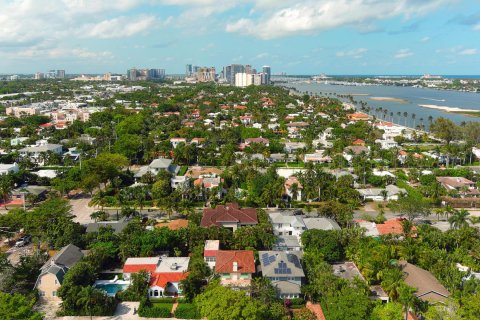 Villa ou maison à vendre à West Palm Beach, Floride: 4 chambres, 245.91 m2 № 1079583 - photo 4