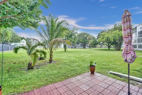 Condo in Deerfield Beach, Florida, 1 bedroom  № 1079585 - photo 2