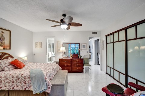 Condo in Deerfield Beach, Florida, 1 bedroom  № 1079585 - photo 12