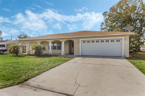 Casa en venta en Kissimmee, Florida, 4 dormitorios, 191.19 m2 № 959740 - foto 3