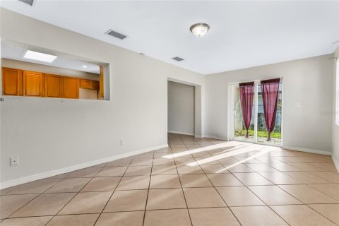 Casa en venta en Kissimmee, Florida, 4 dormitorios, 191.19 m2 № 959740 - foto 12