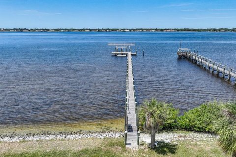 House in Port Charlotte, Florida 4 bedrooms, 401.06 sq.m. № 1211895 - photo 16