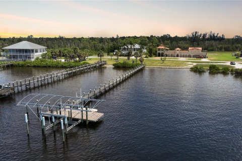 House in Port Charlotte, Florida 4 bedrooms, 401.06 sq.m. № 1211895 - photo 2