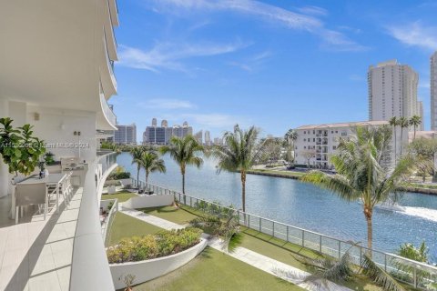 Copropriété à vendre à Aventura, Floride: 3 chambres, 226.77 m2 № 1013634 - photo 27