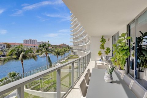 Copropriété à vendre à Aventura, Floride: 3 chambres, 226.77 m2 № 1013634 - photo 24