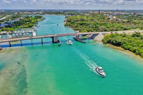 House in Jupiter, Florida 3 bedrooms, 134.15 sq.m. № 1186948 - photo 9