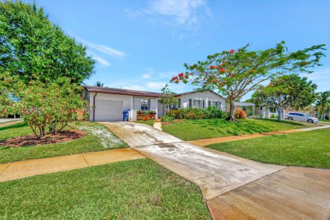 House in Jupiter, Florida 3 bedrooms, 134.15 sq.m. № 1186948 - photo 24