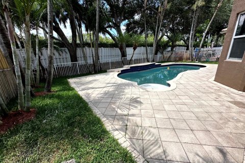 House in Miramar, Florida 5 bedrooms, 288.37 sq.m. № 1186950 - photo 3