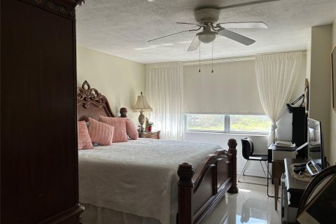 Condominio en venta en Pembroke Pines, Florida, 2 dormitorios, 120.31 m2 № 1009429 - foto 3