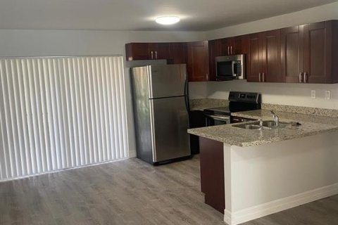 Condominio en venta en Tamarac, Florida, 2 dormitorios, 94.11 m2 № 1009430 - foto 3