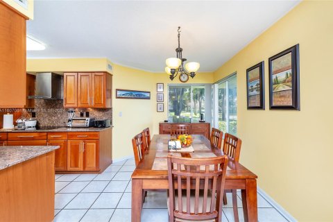 Condo in Plantation, Florida, 3 bedrooms  № 1229848 - photo 10