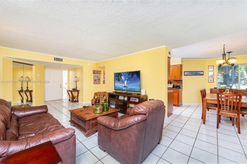 Condominio en venta en Plantation, Florida, 3 dormitorios, 139.73 m2 № 1229848 - foto 8