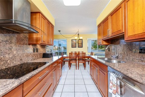 Condo in Plantation, Florida, 3 bedrooms  № 1229848 - photo 19