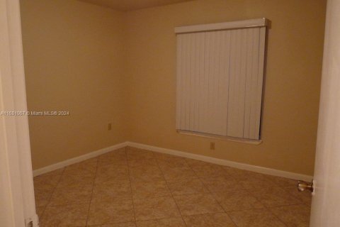 Condo in West Palm Beach, Florida, 2 bedrooms  № 1411956 - photo 7