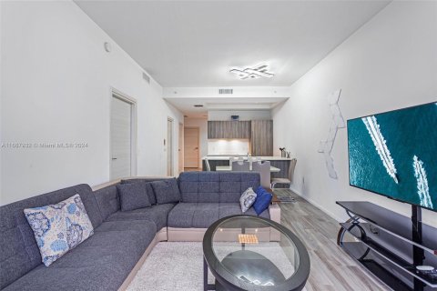 Condominio en venta en Miami, Florida, 1 dormitorio № 1428442 - foto 2