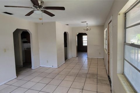 House in Tampa, Florida 4 bedrooms, 171.03 sq.m. № 1268258 - photo 3