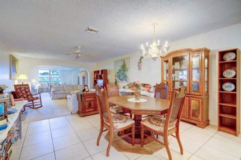 Villa ou maison à vendre à West Palm Beach, Floride: 2 chambres, 161.65 m2 № 1172259 - photo 18