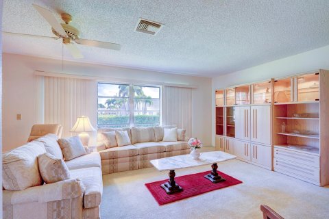 Villa ou maison à vendre à West Palm Beach, Floride: 2 chambres, 161.65 m2 № 1172259 - photo 16