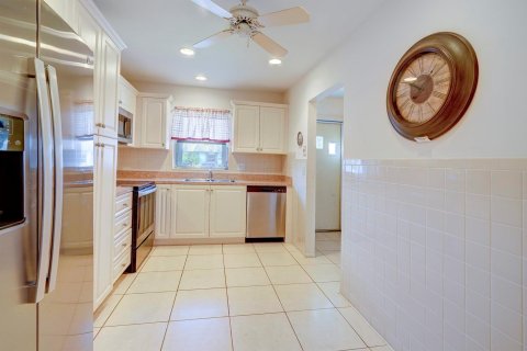 Villa ou maison à vendre à West Palm Beach, Floride: 2 chambres, 161.65 m2 № 1172259 - photo 23