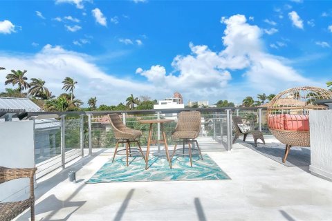 Casa en venta en Fort Lauderdale, Florida, 3 dormitorios, 181.53 m2 № 1282490 - foto 21