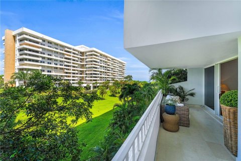 Condo in Key Biscayne, Florida, 2 bedrooms  № 1378630 - photo 14