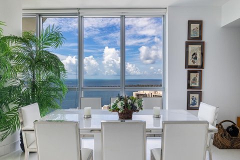 Condo in Miami, Florida, 2 bedrooms  № 1378631 - photo 12